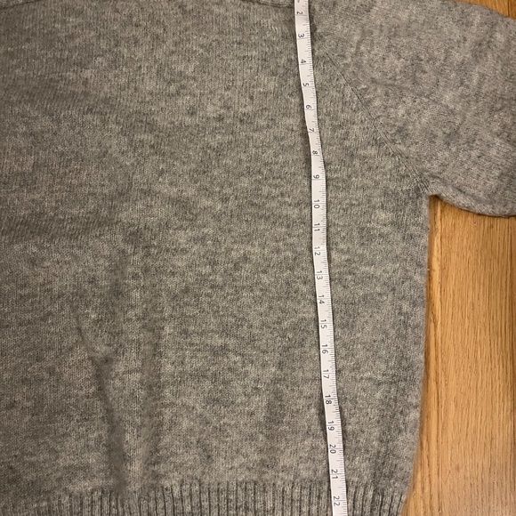 Luxury wool sweater - Picture 8 of 9